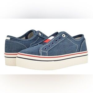 NEW w/o Tags Tommy Hilfiger Balie Slip-On Sneaker in Denim Blue Red White Size 9